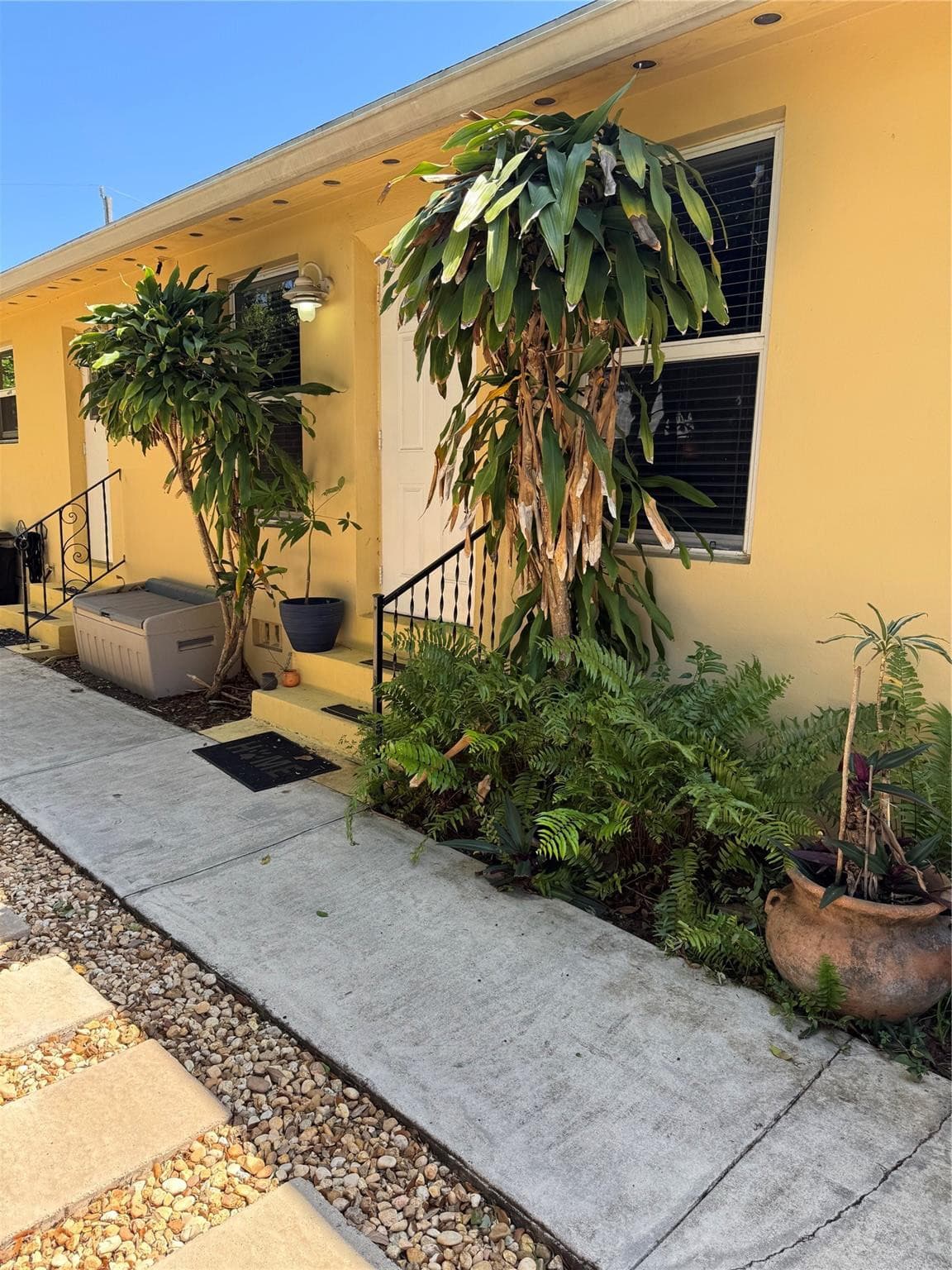 1123 N 17th Avenue 1, Hollywood, FL 33020 — photo 4 of 9