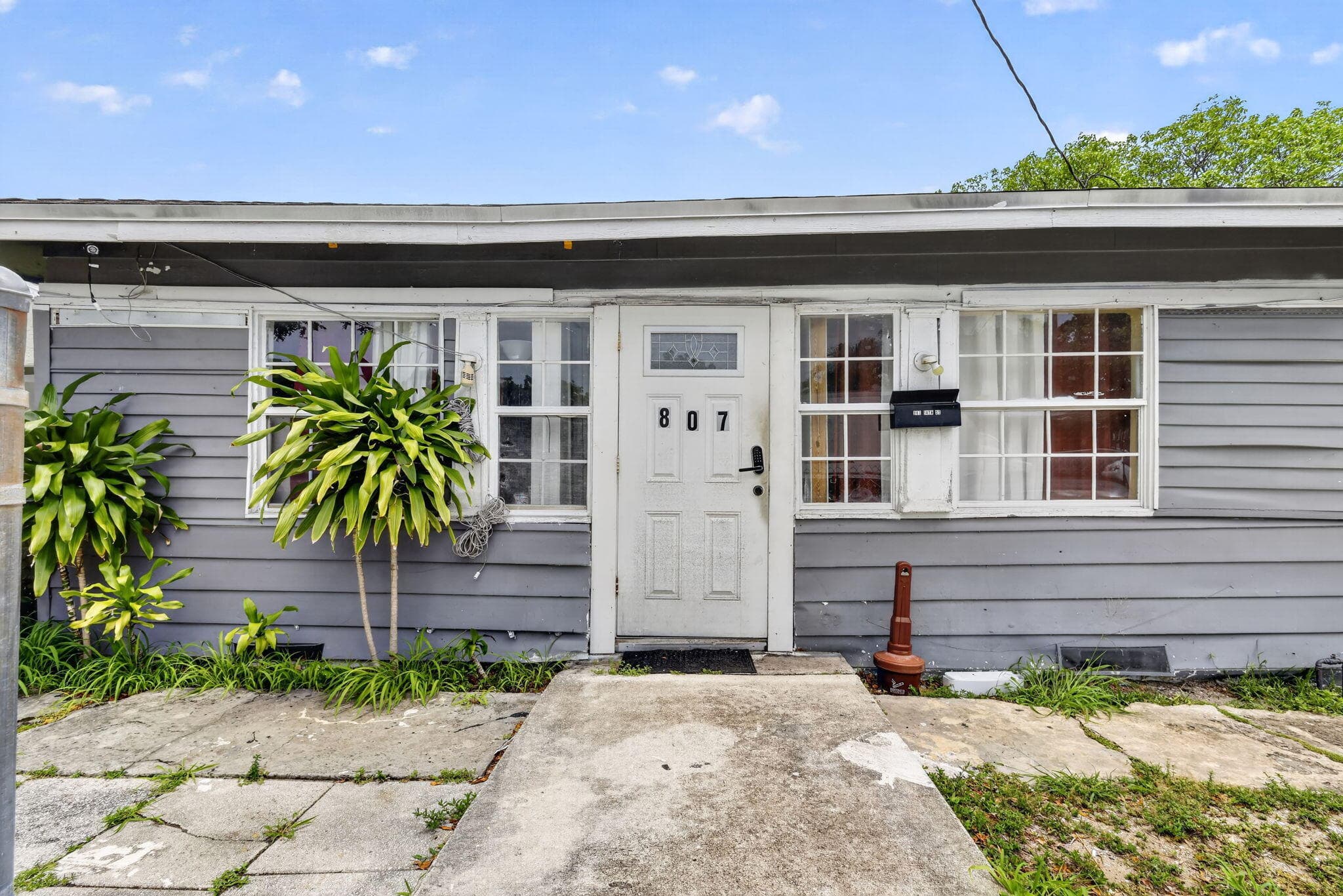 807 14th Street, West Palm Beach, FL 33401 — photo 1 of 34