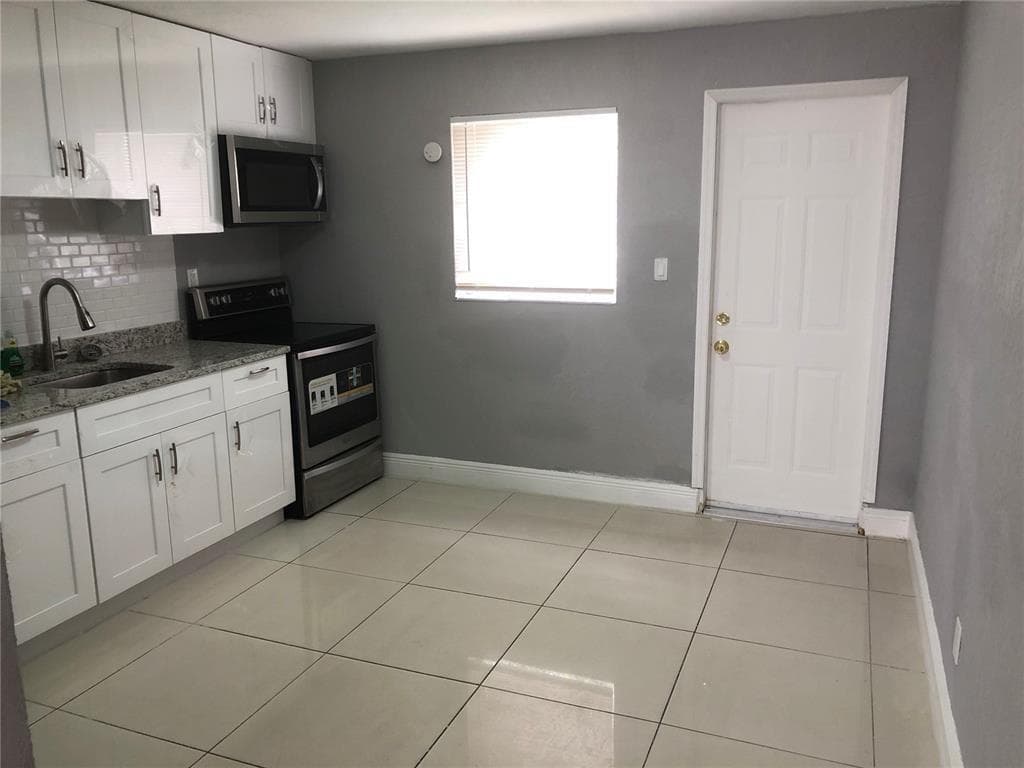 839 NW 14th Avenue 1, Fort Lauderdale, FL 33311 — photo 2 of 11