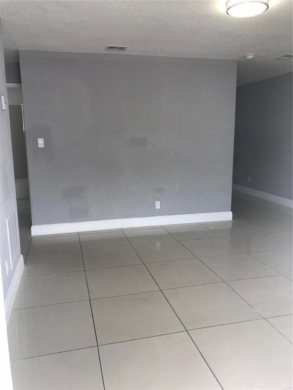 839 NW 14th Avenue 1, Fort Lauderdale, FL 33311 — photo 4 of 11
