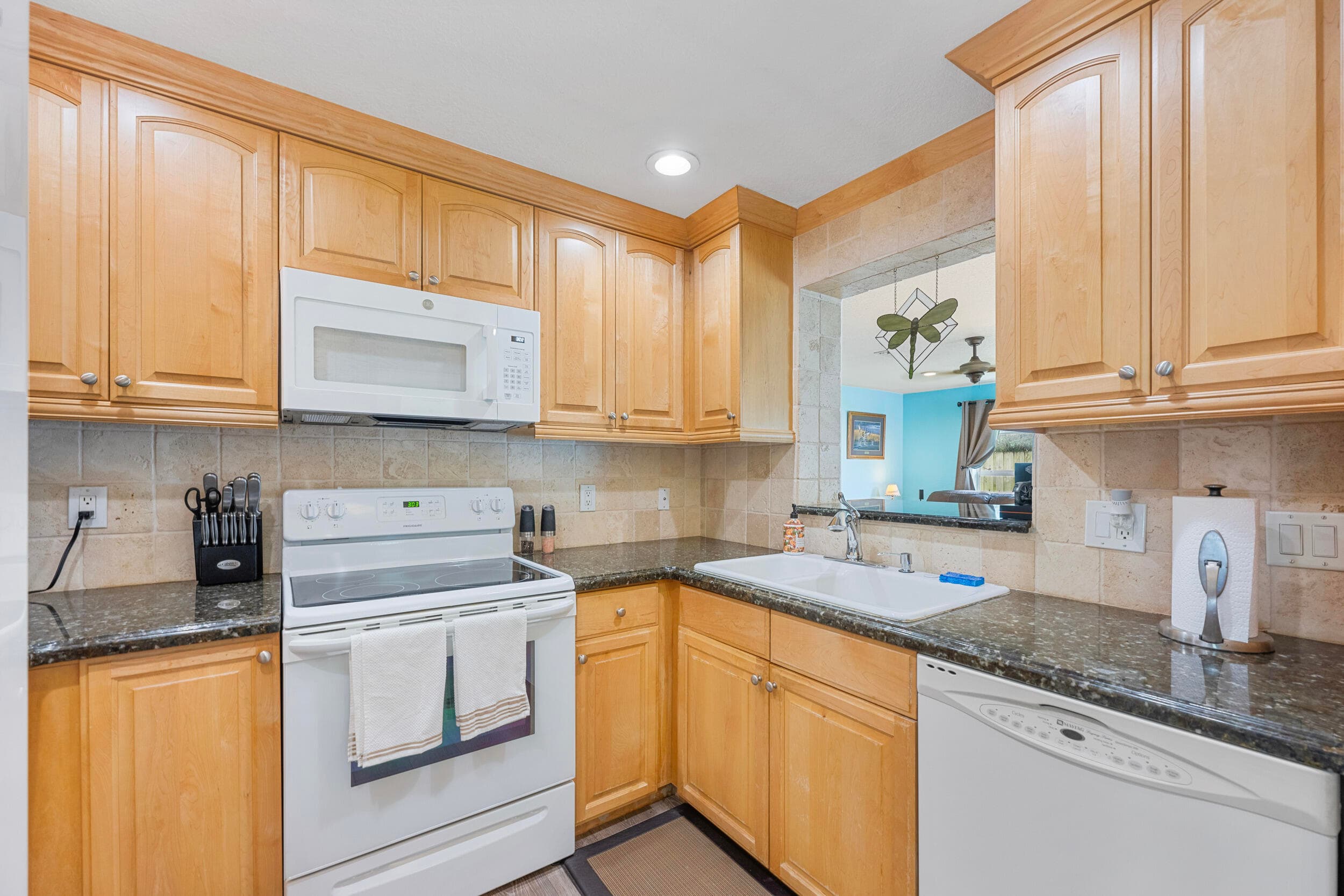 128 Banyan Circle, Jupiter, FL 33458 — photo 7 of 38