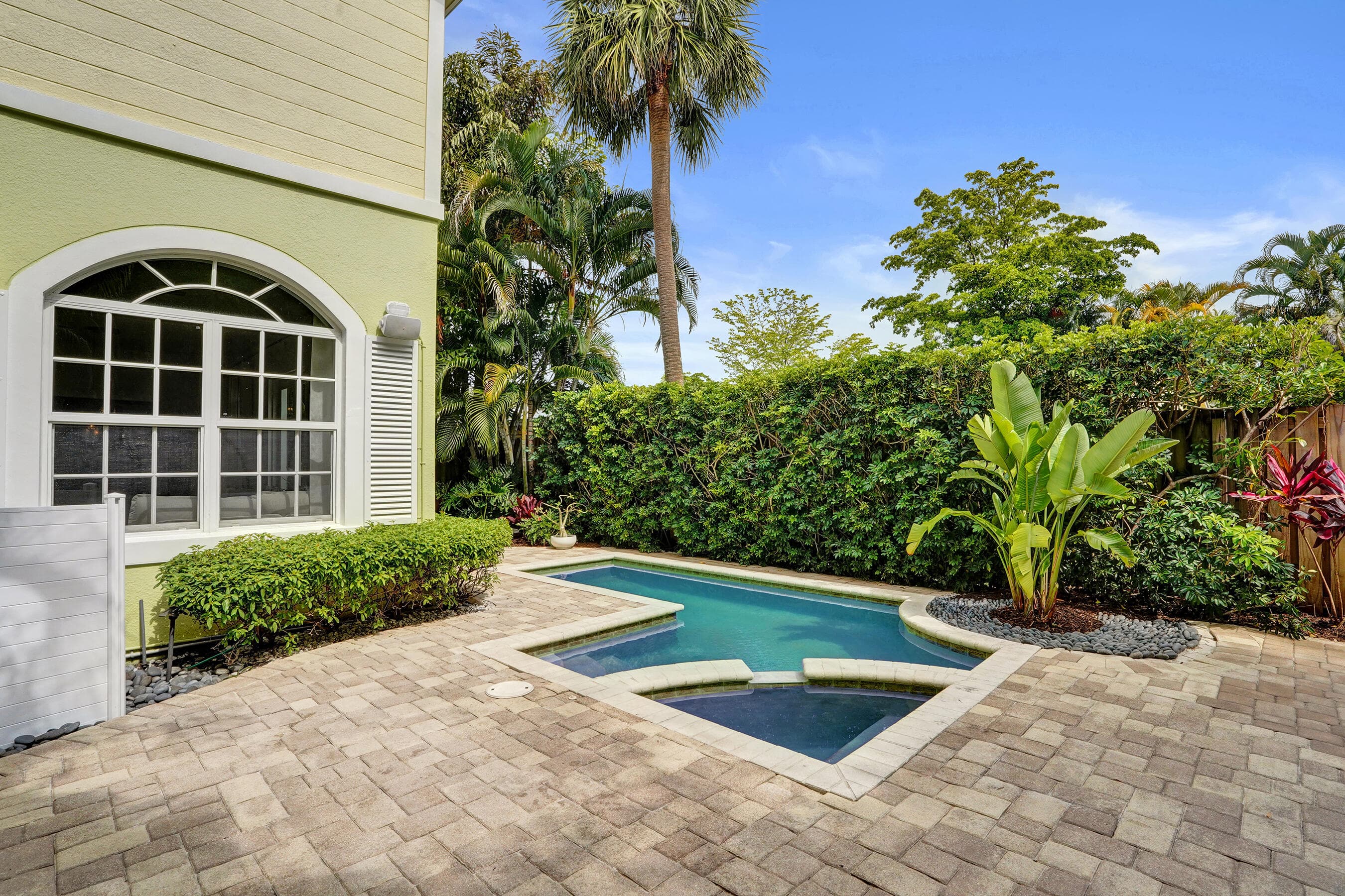 2636 NE 9th Avenue 6, Wilton Manors, FL 33334 — photo 72 of 104