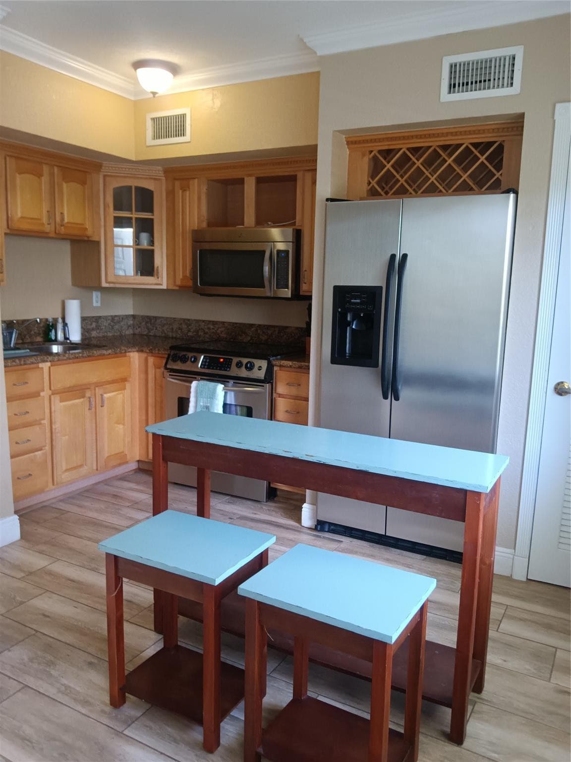924 SE 2nd Street 11, Fort Lauderdale, FL 33301 — photo 1 of 9