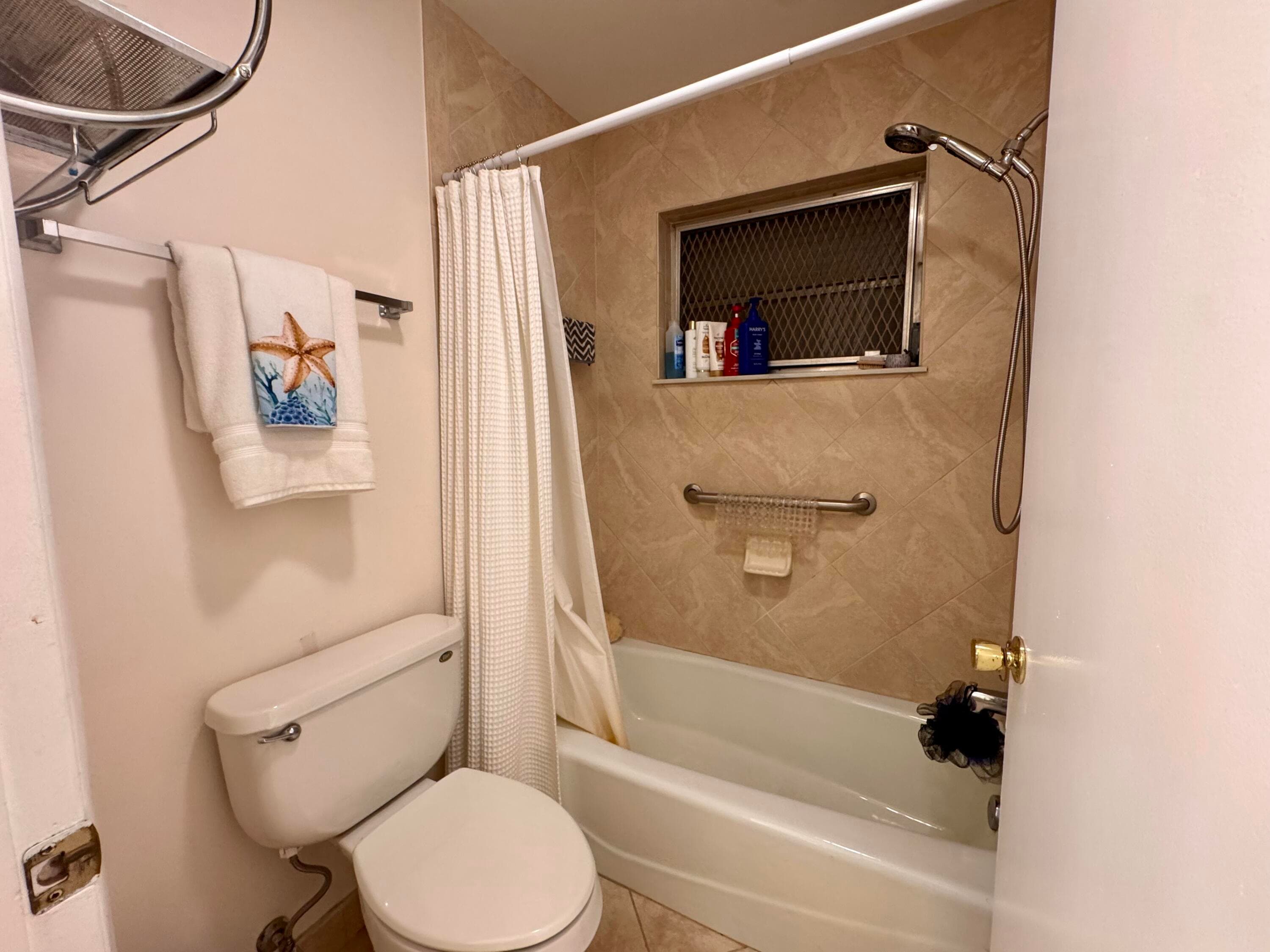 1252 Club Drive W D, Delray Beach, FL 33445 — photo 18 of 23