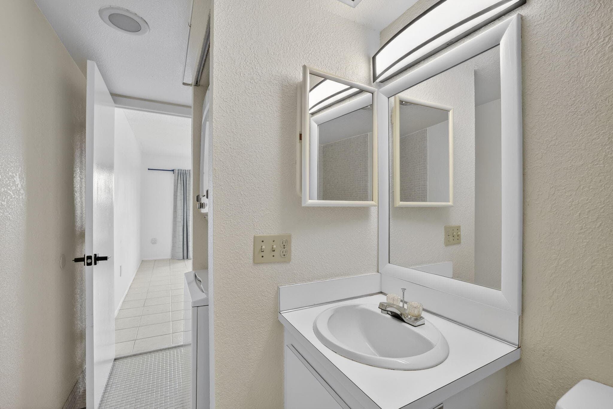 4174 Inverrary Drive 513, Lauderhill, FL 33319 — photo 13 of 36