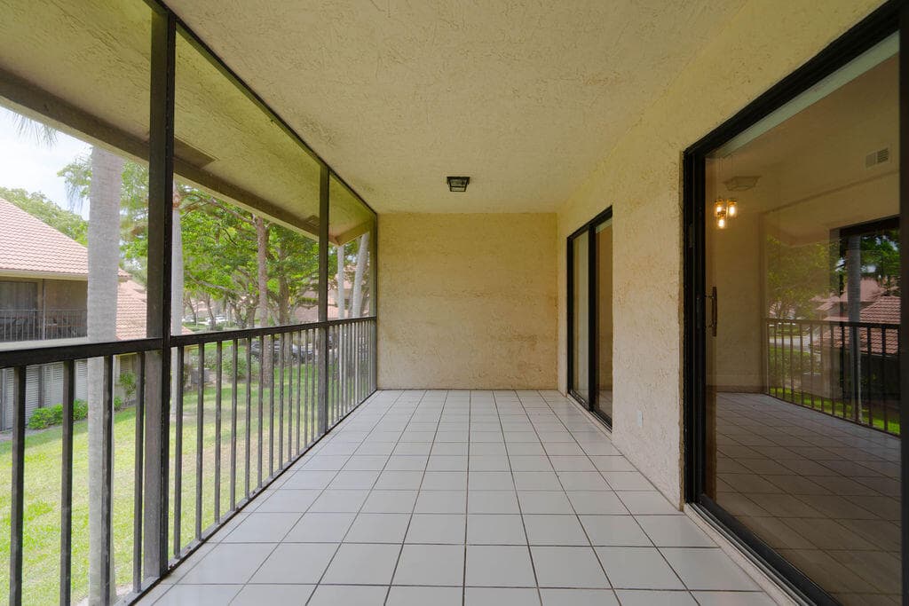5710 Coach House Circle G, Boca Raton, FL 33486 — photo 10 of 24