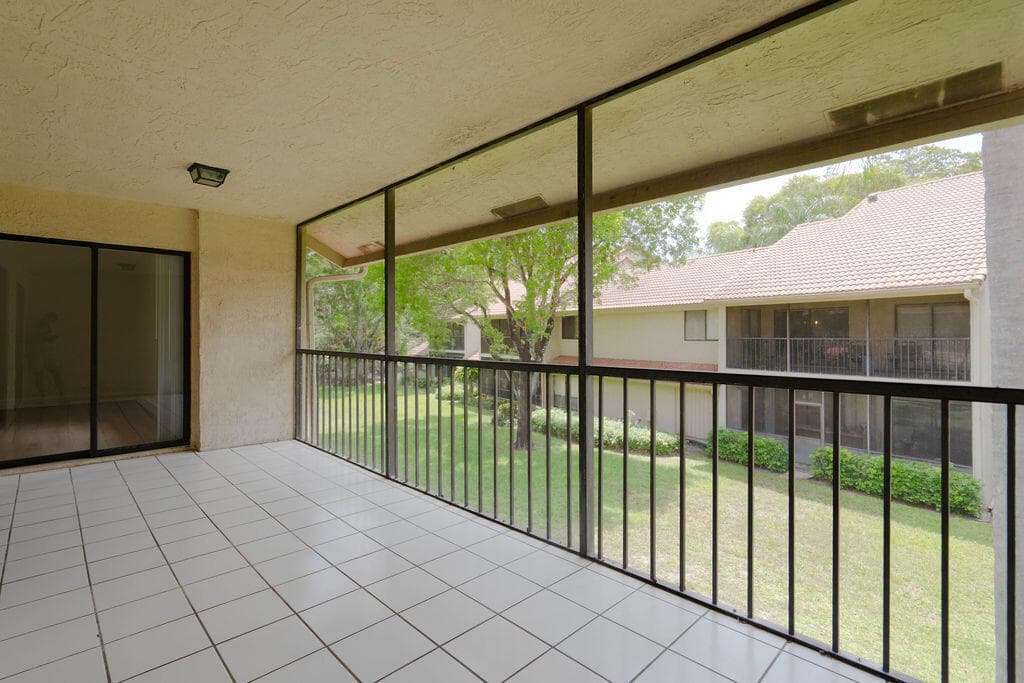 5710 Coach House Circle G, Boca Raton, FL 33486 — photo 11 of 24
