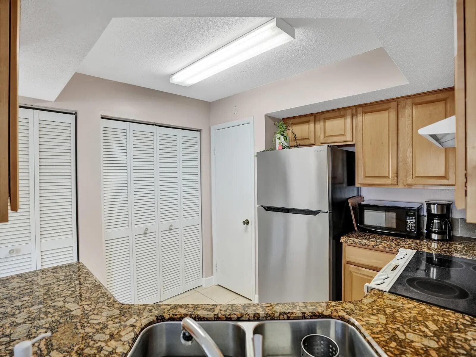 815 W Boynton Beach Boulevard 9-108, Boynton Beach, FL 33426 — photo 12 of 43