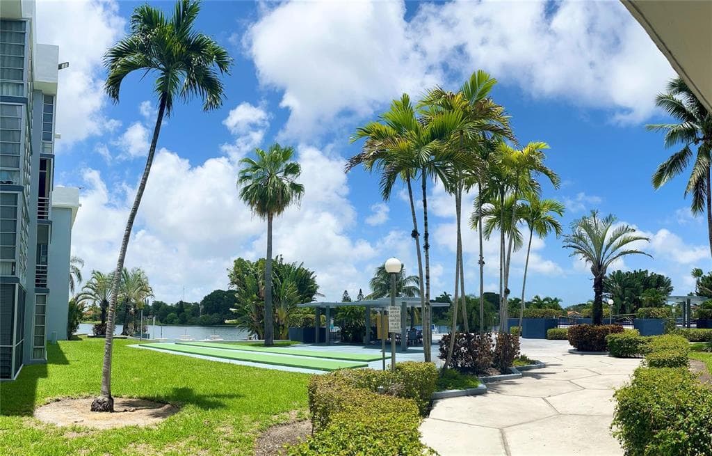 879 NE 195th Street 227, Miami, FL 33179 — photo 3 of 36