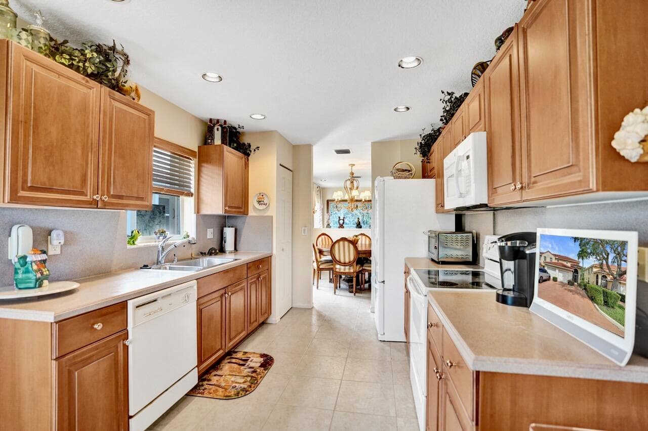12434 Crystal Pointe Drive 202, Boynton Beach, FL 33437 — photo 27 of 84