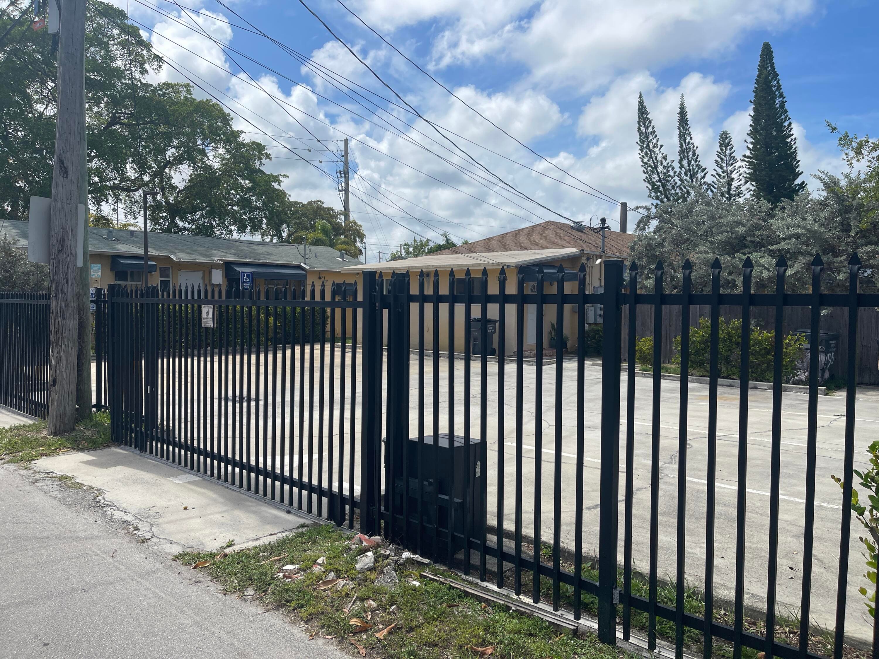 615 N 20th Avenue, Hollywood, FL 33020 — photo 9 of 14
