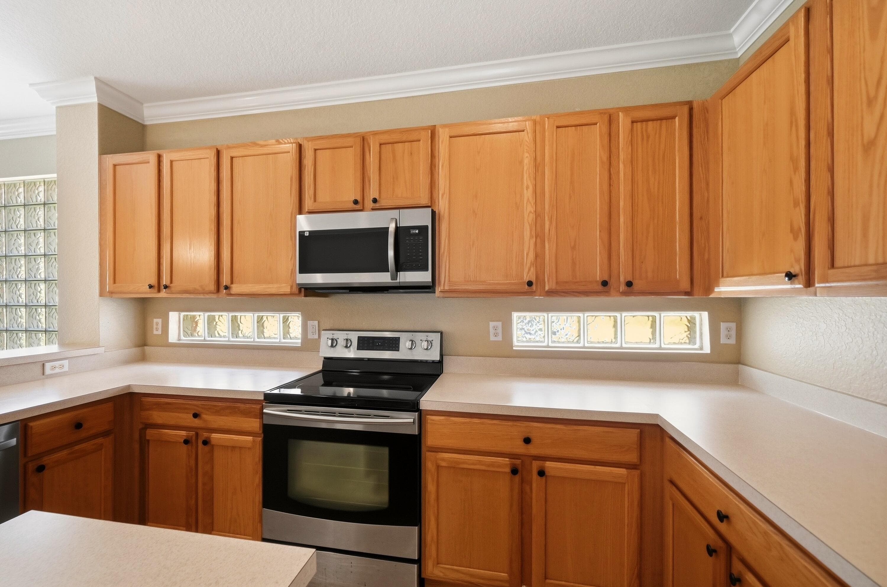 421 Gazetta Way, West Palm Beach, FL 33413 — photo 15 of 67
