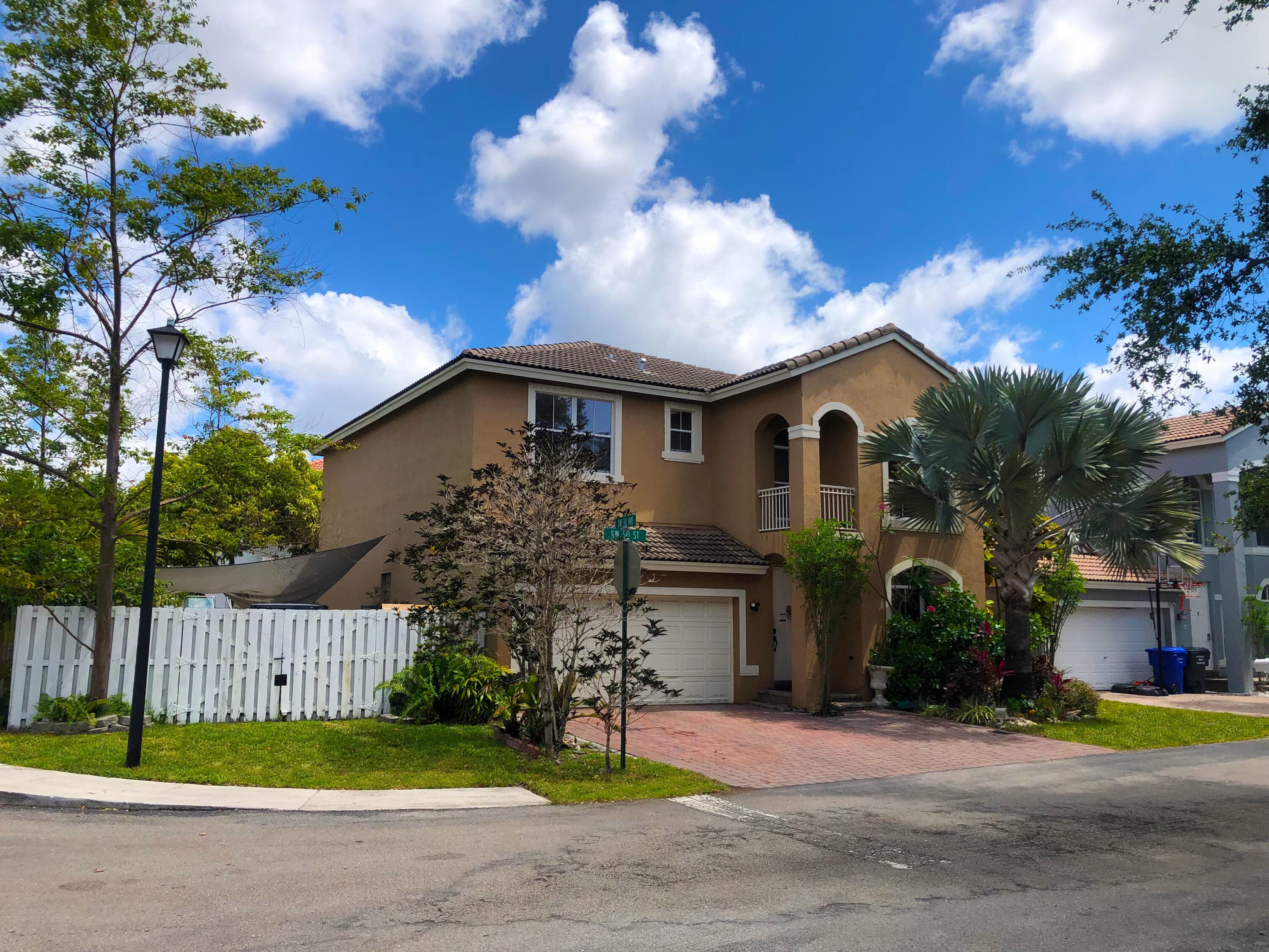 3775 SW 50th Street, Fort Lauderdale, FL 33312 — photo 1 of 40