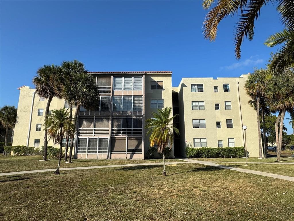 1800 SW 81st Avenue 1307, North Lauderdale, FL 33068 — photo 1 of 28