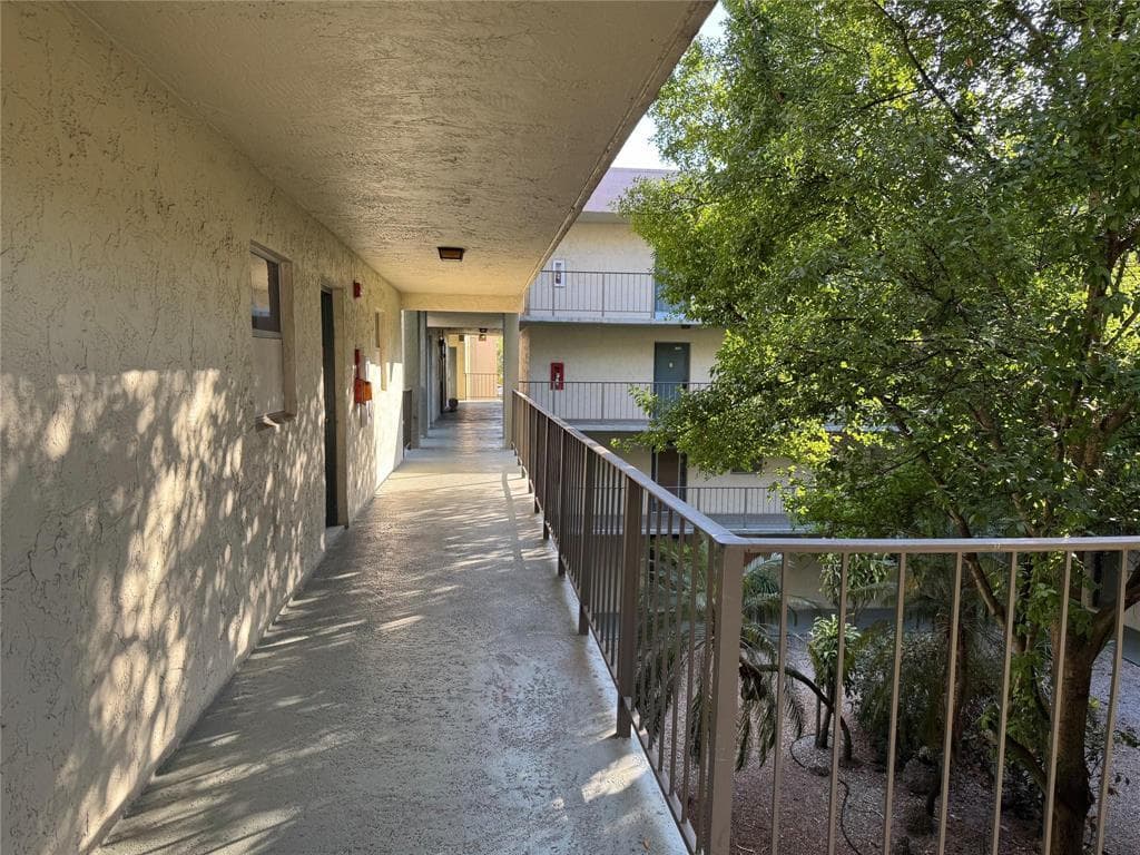 1800 SW 81st Avenue 1307, North Lauderdale, FL 33068 — photo 4 of 28