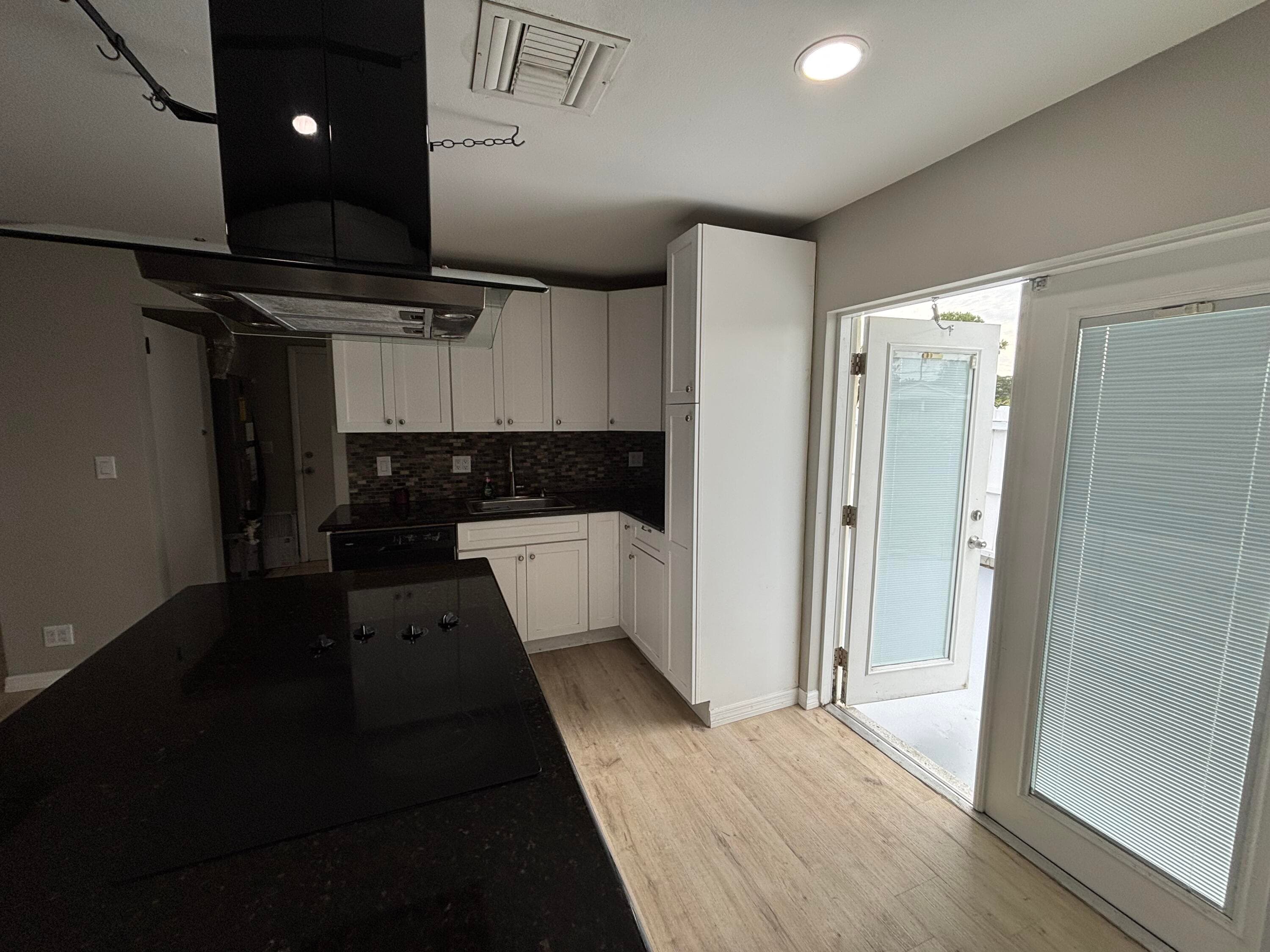 462 S Haverhill Road, West Palm Beach, FL 33415 — photo 10 of 19