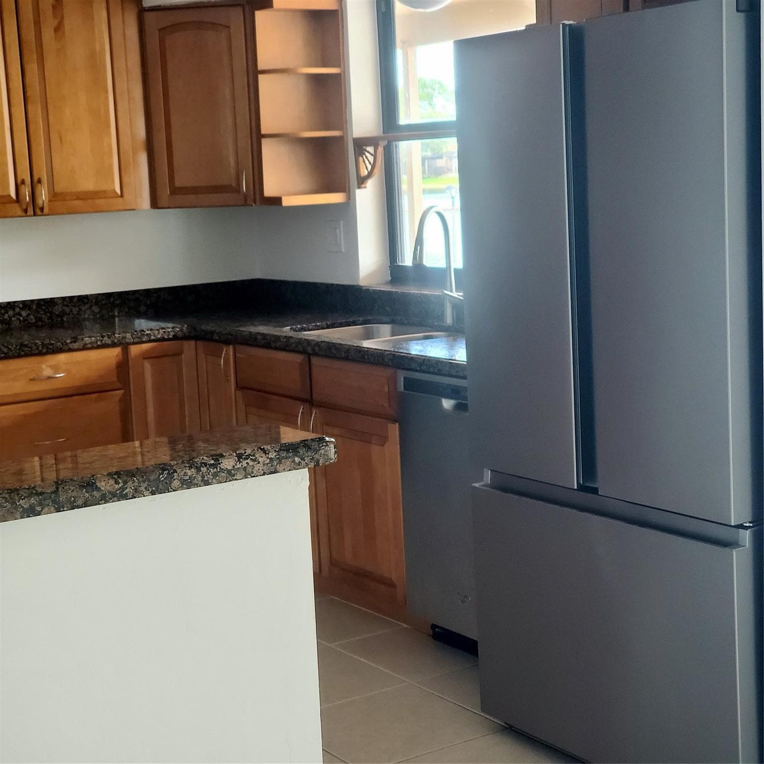 1421 NW 114th Avenue, Pembroke Pines, FL 33026 — photo 8 of 25