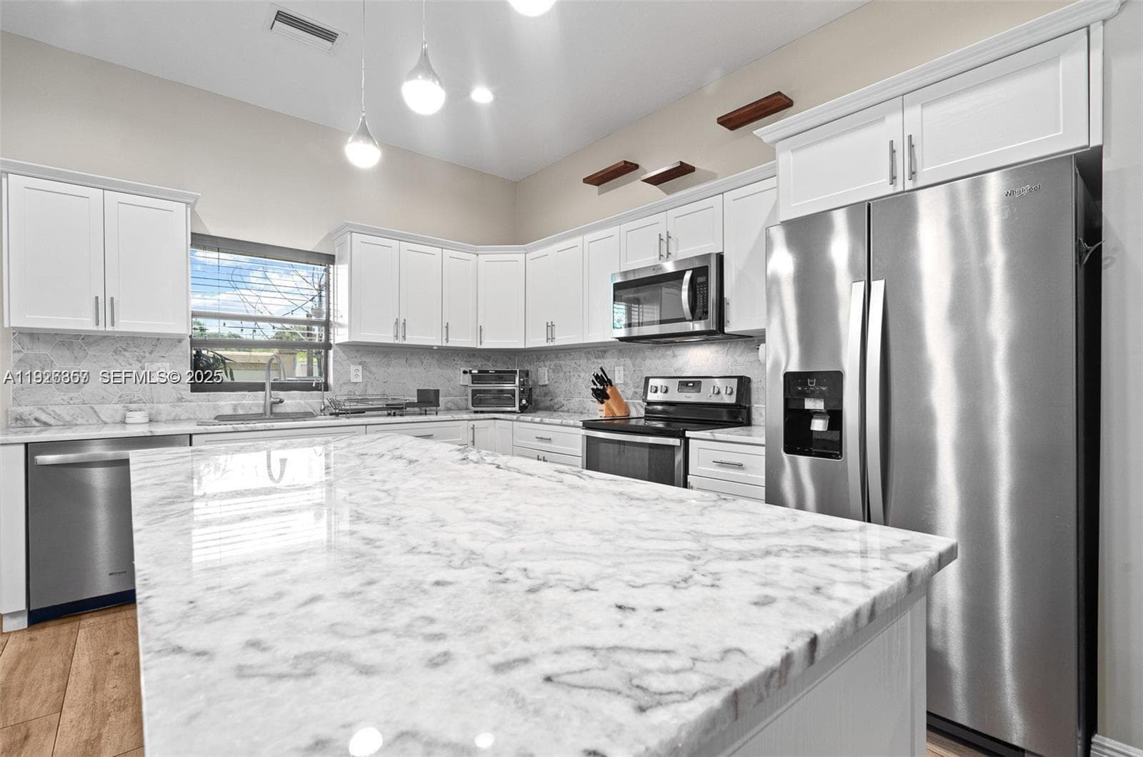 9265 NW 16th Street, Pembroke Pines, FL 33024 — photo 4 of 23