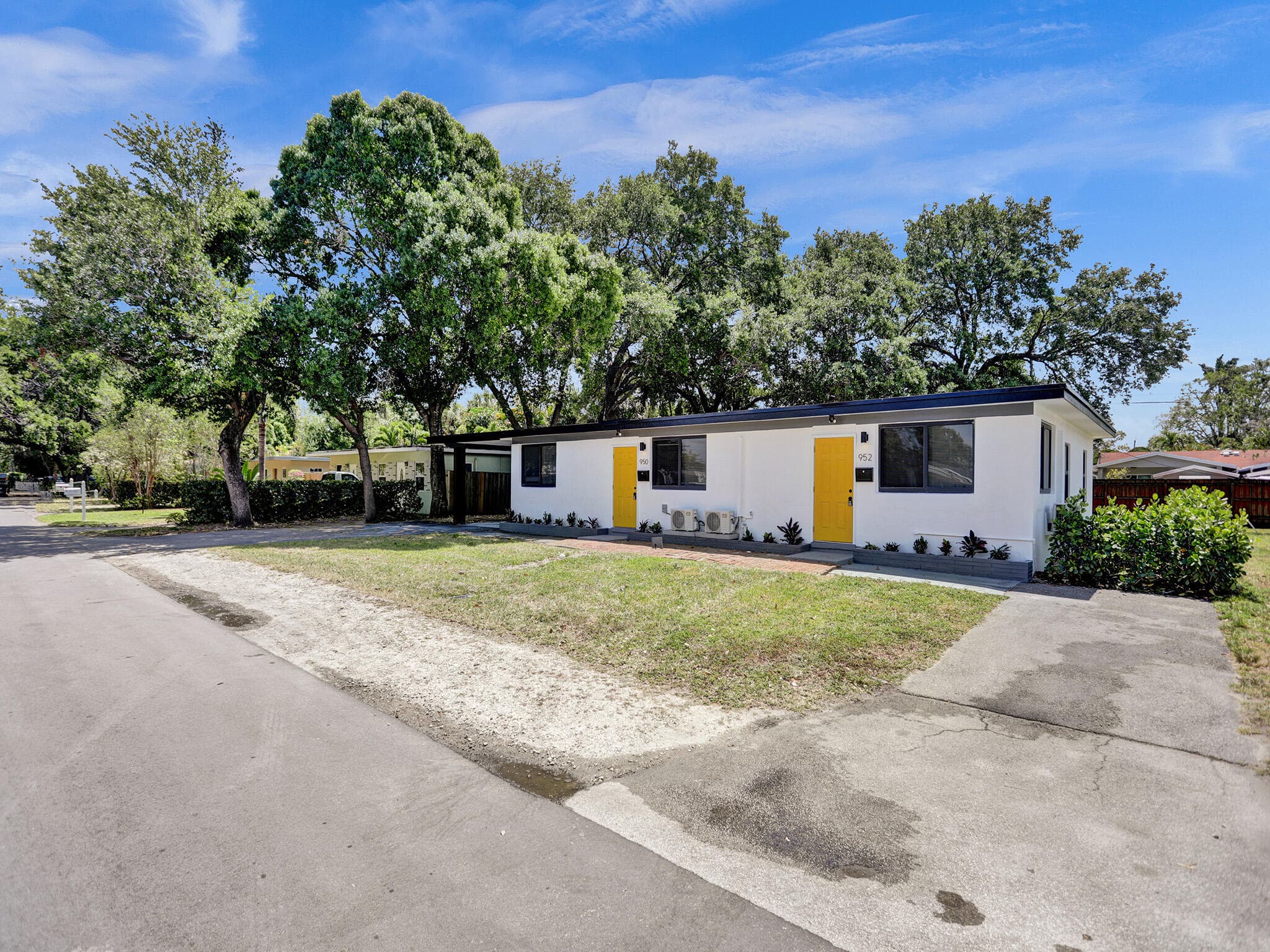 950 SW 29th Street, Fort Lauderdale, FL 33315 — photo 2 of 16