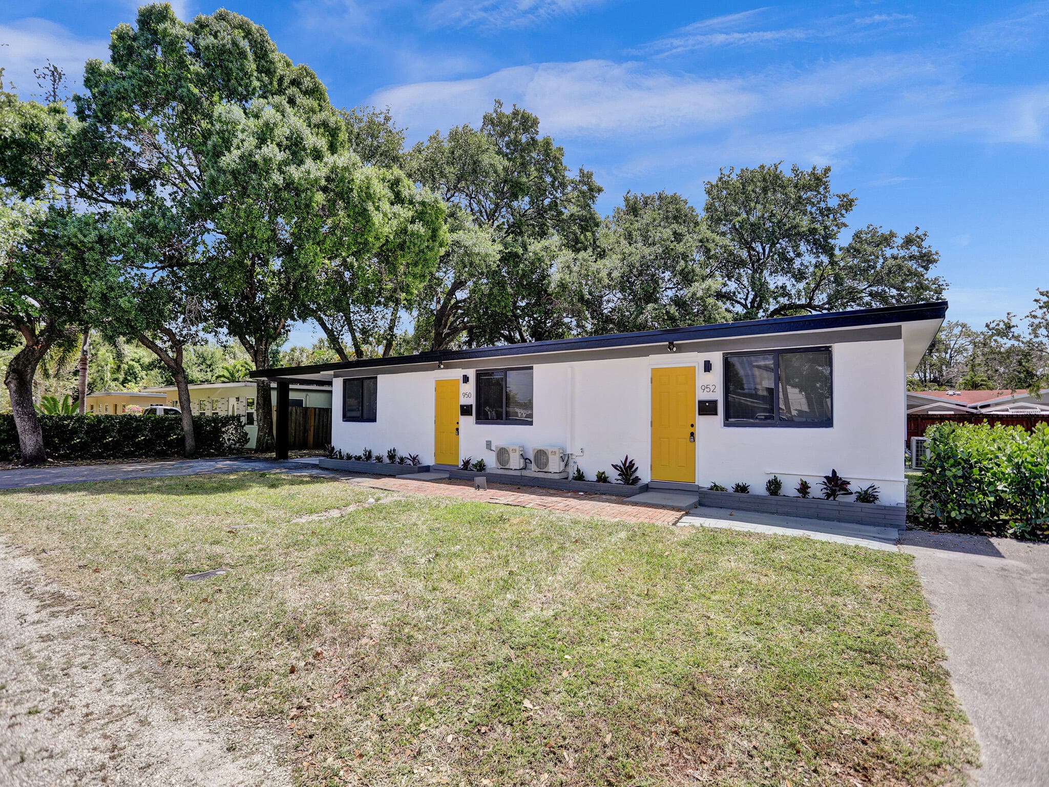 950 SW 29th Street, Fort Lauderdale, FL 33315 — photo 1 of 16