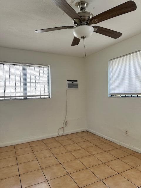 807 Phippen Waiters Road 2, Dania Beach, FL 33004 — photo 3 of 7