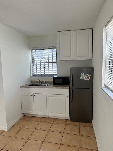 807 Phippen Waiters Road 2, Dania Beach, FL 33004 — photo 2 of 7