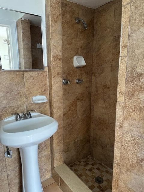 807 Phippen Waiters Road 2, Dania Beach, FL 33004 — photo 6 of 7
