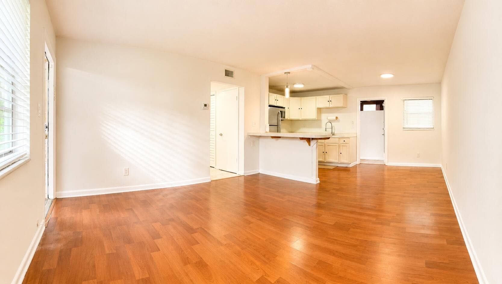 5112 Hollywood Boulevard 3, Hollywood, FL 33021 — photo 2 of 6