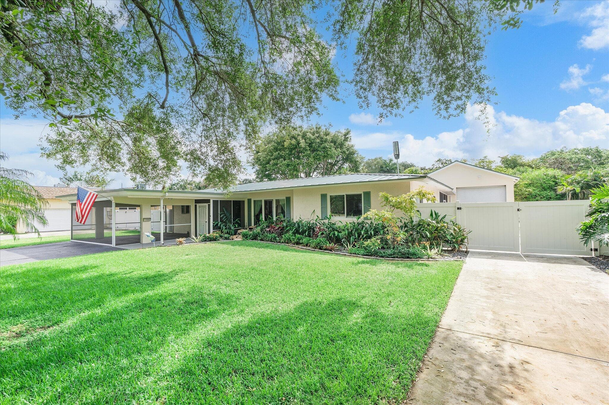 660 Azalea Court, Plantation, FL 33317 — photo 2 of 32