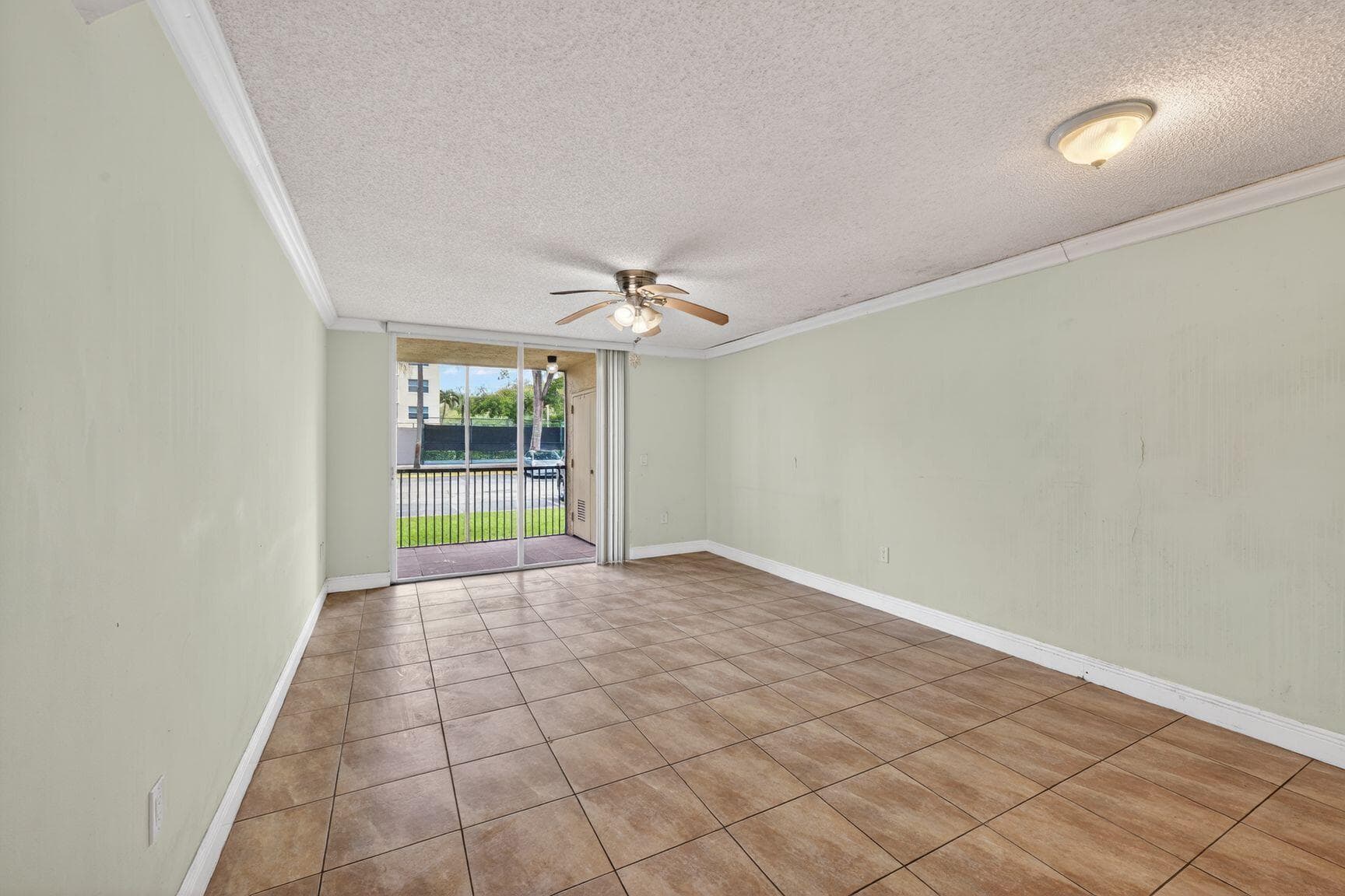 8373 Lake Drive 101, Doral, FL 33166 — photo 3 of 12