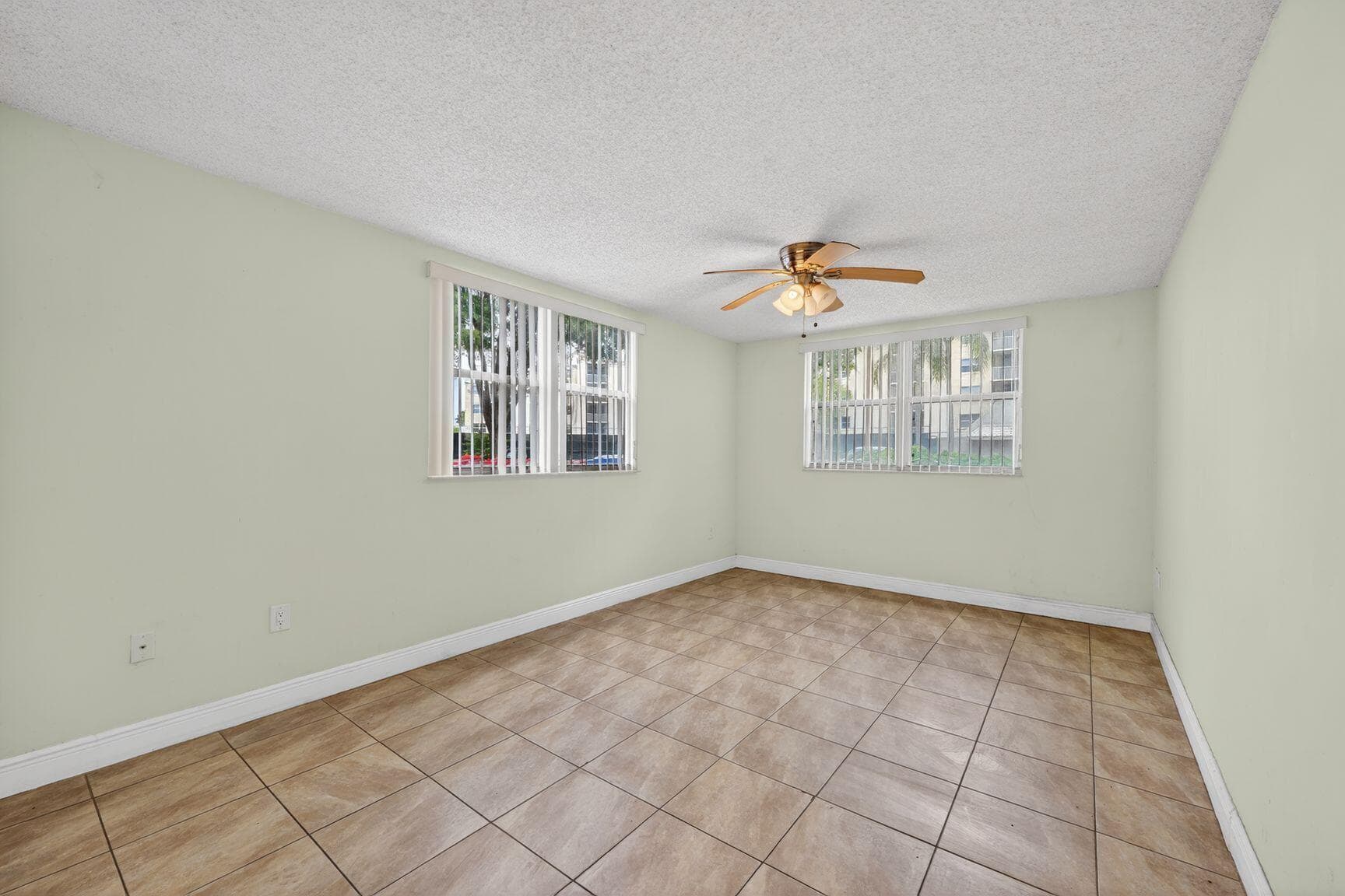 8373 Lake Drive 101, Doral, FL 33166 — photo 9 of 12