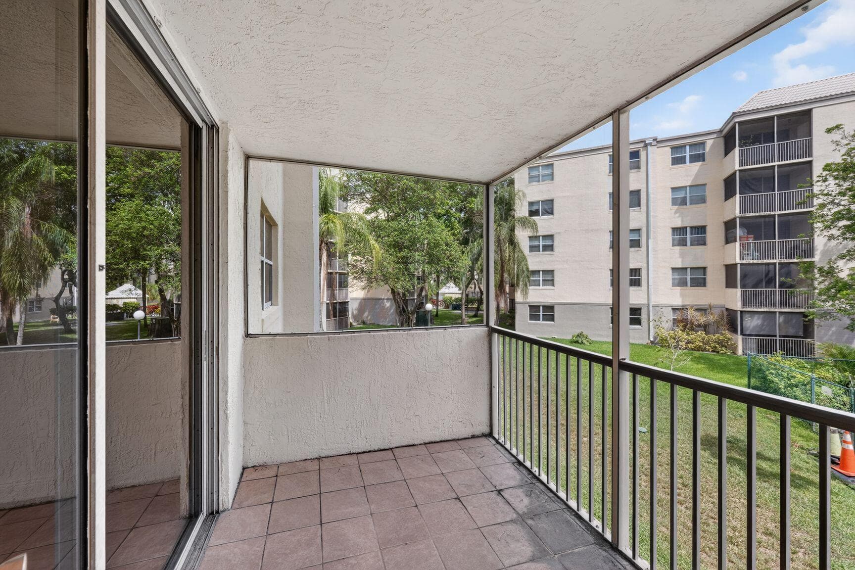 8353 Lake Drive 204, Doral, FL 33166 — photo 6 of 12