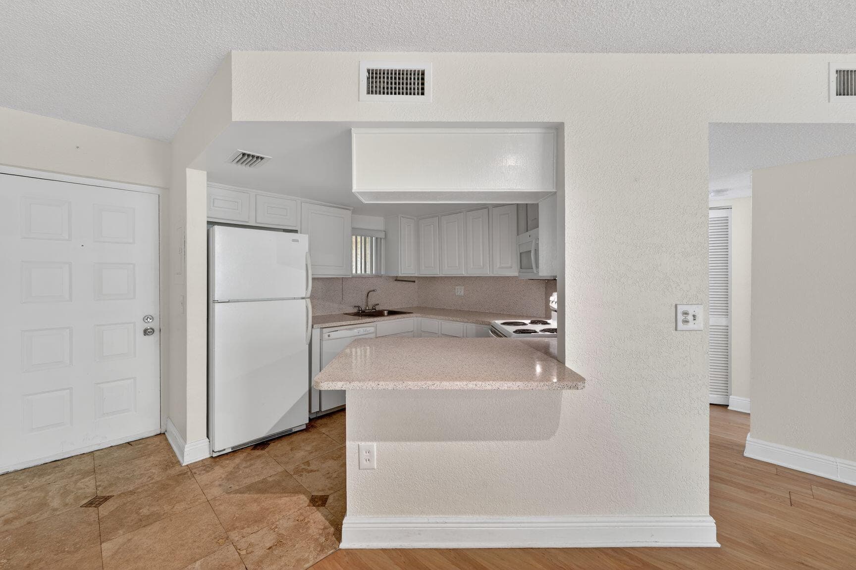 8353 Lake Drive 204, Doral, FL 33166 — photo 7 of 12