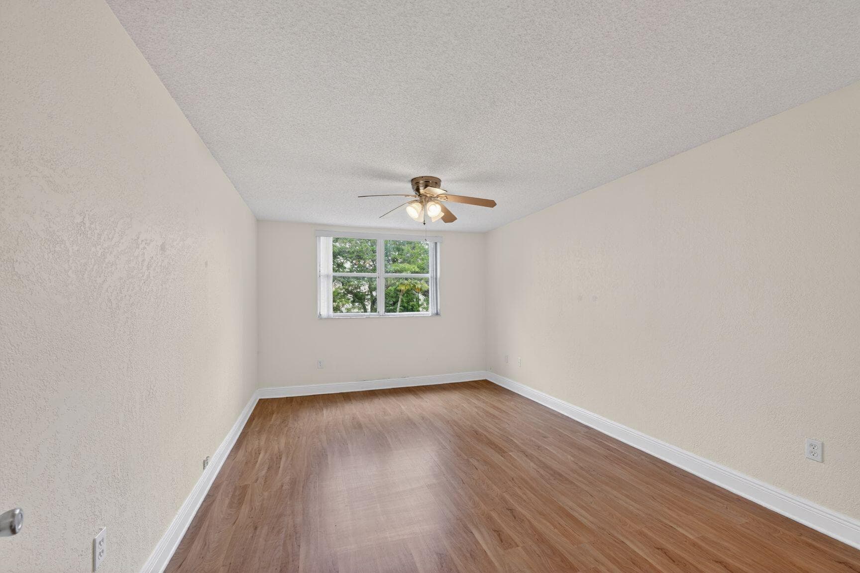 8353 Lake Drive 204, Doral, FL 33166 — photo 10 of 12