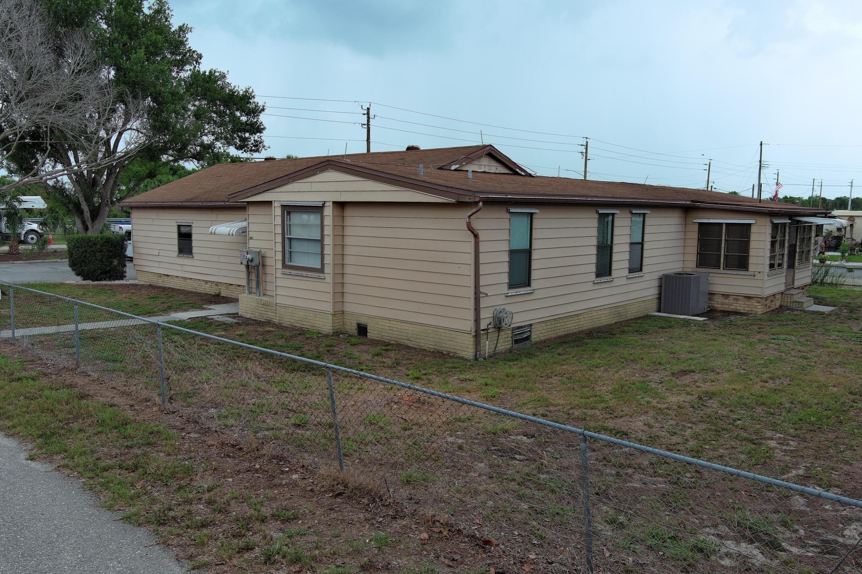 1013 9th Street, Okeechobee, FL 34974 — photo 2 of 39