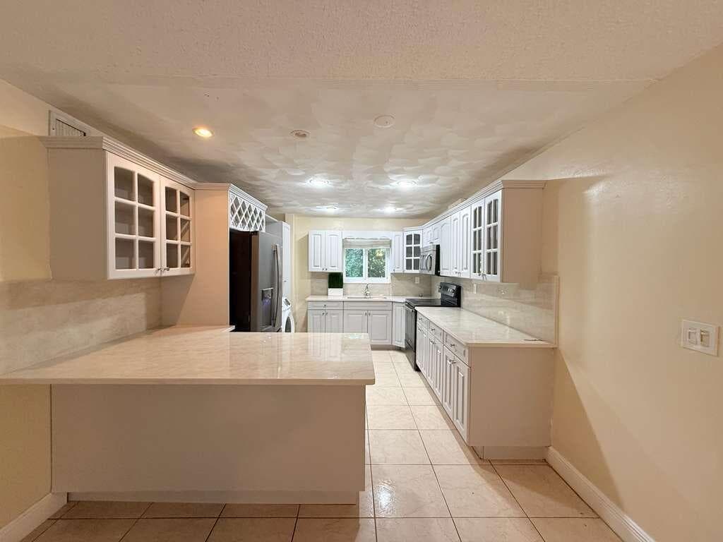 2210 Taylor Street 207, Hollywood, FL 33020 — photo 5 of 12