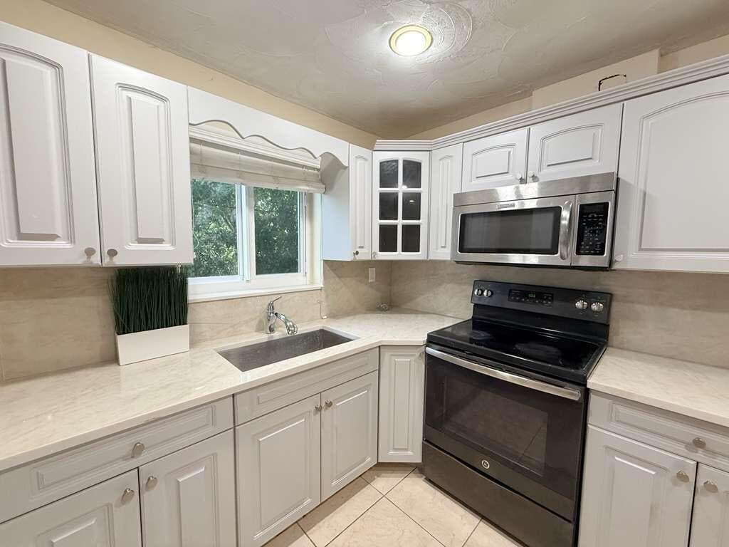 2210 Taylor Street 207, Hollywood, FL 33020 — photo 2 of 12