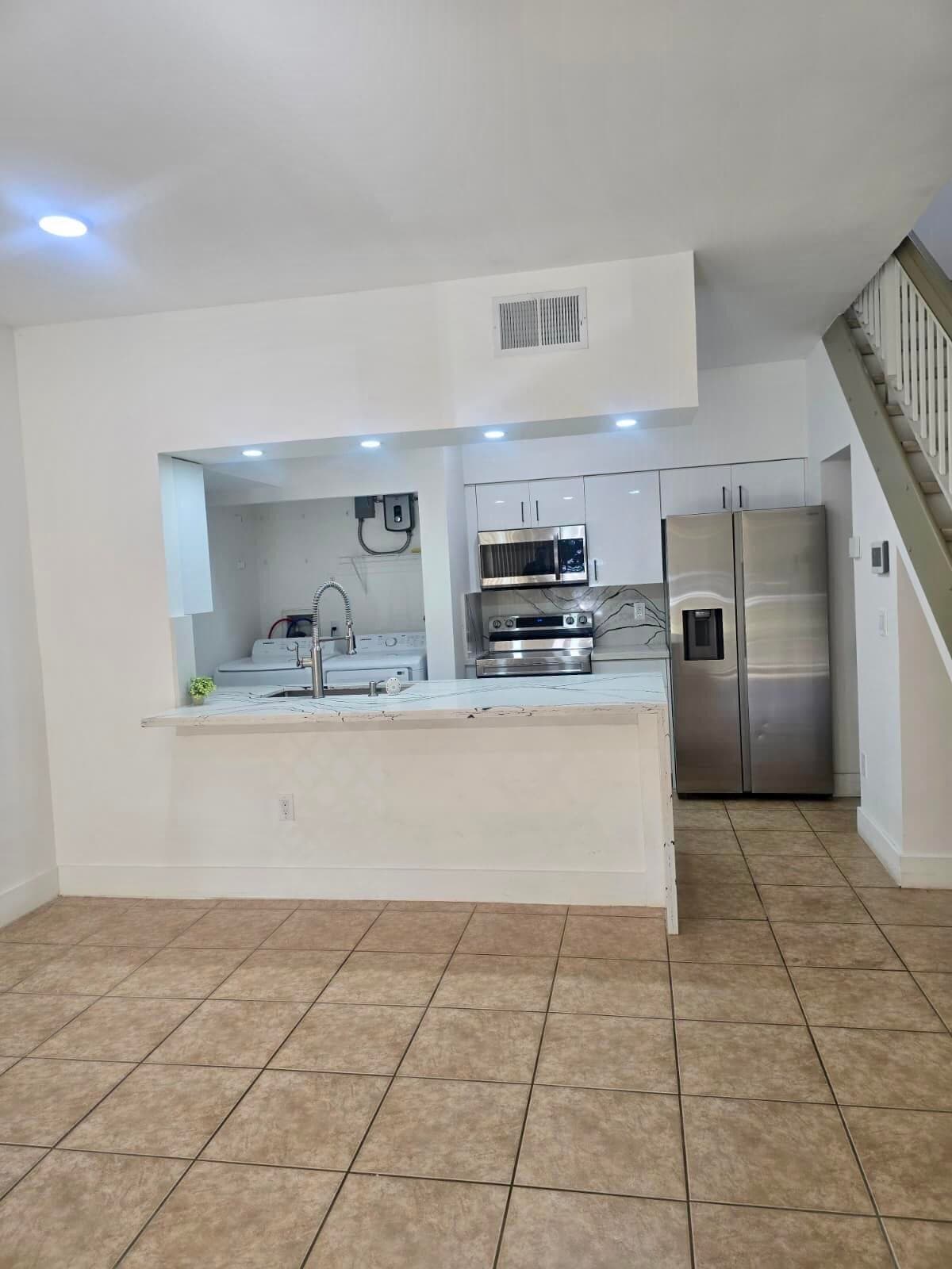 18338 NW 68th Avenue B, Hialeah, FL 33015 — photo 4 of 24