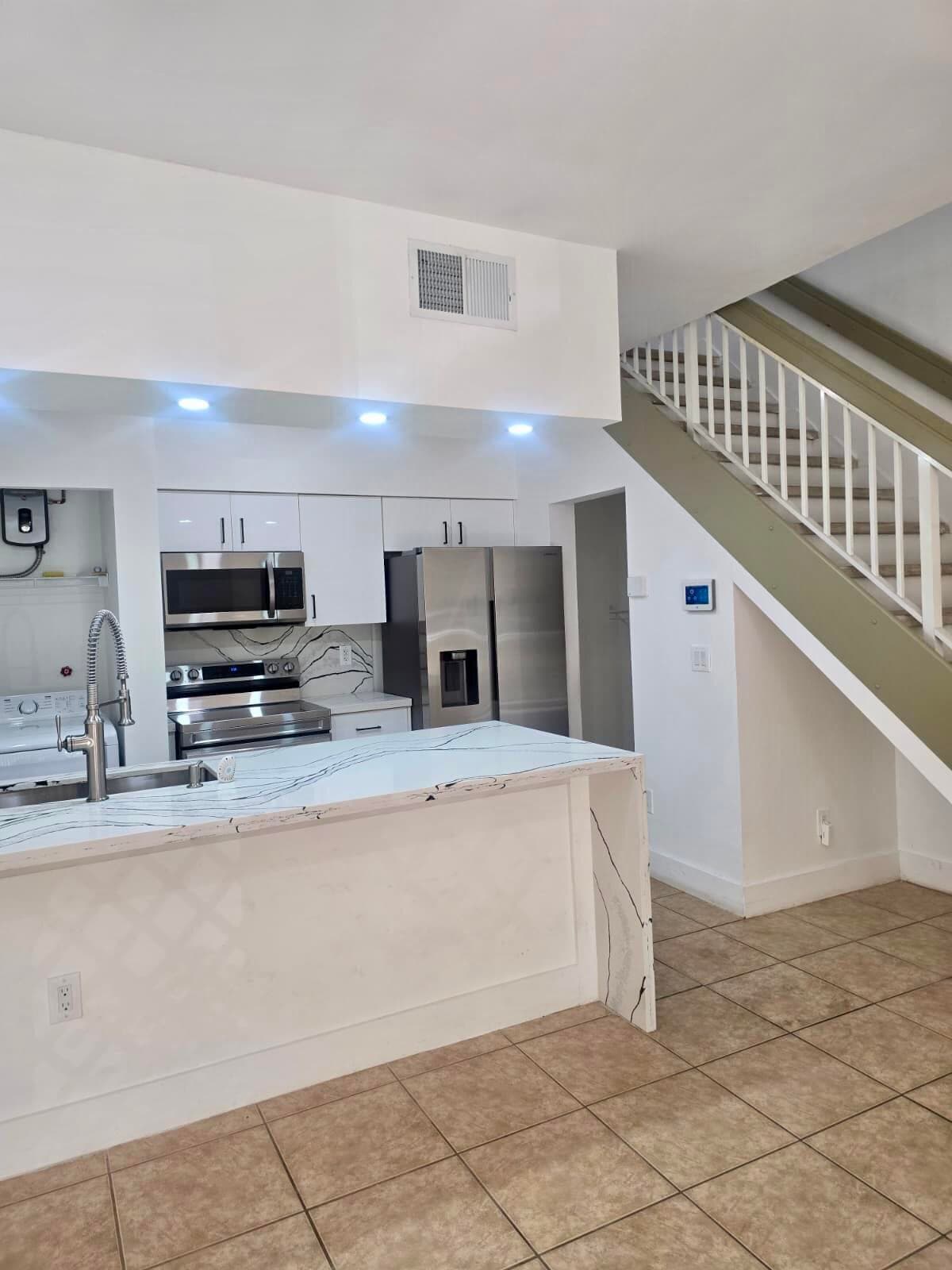 18338 NW 68th Avenue B, Hialeah, FL 33015 — photo 10 of 24