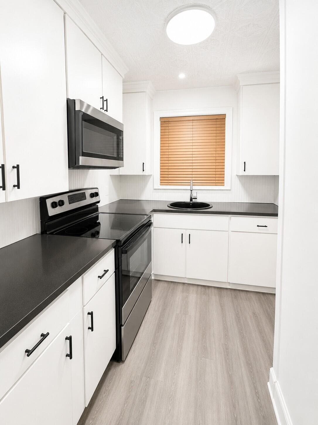 510 Lake Shore Drive 3, West Palm Beach, FL 33403 — photo 4 of 10