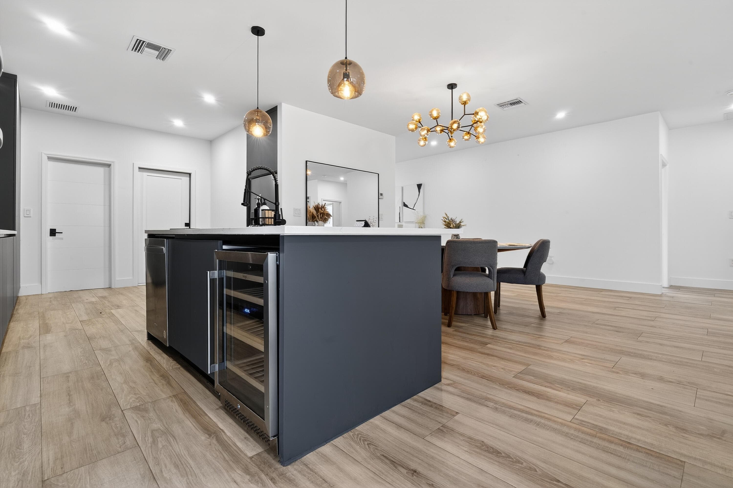 913 NE 15th Street, Fort Lauderdale, FL 33304 — photo 14 of 45