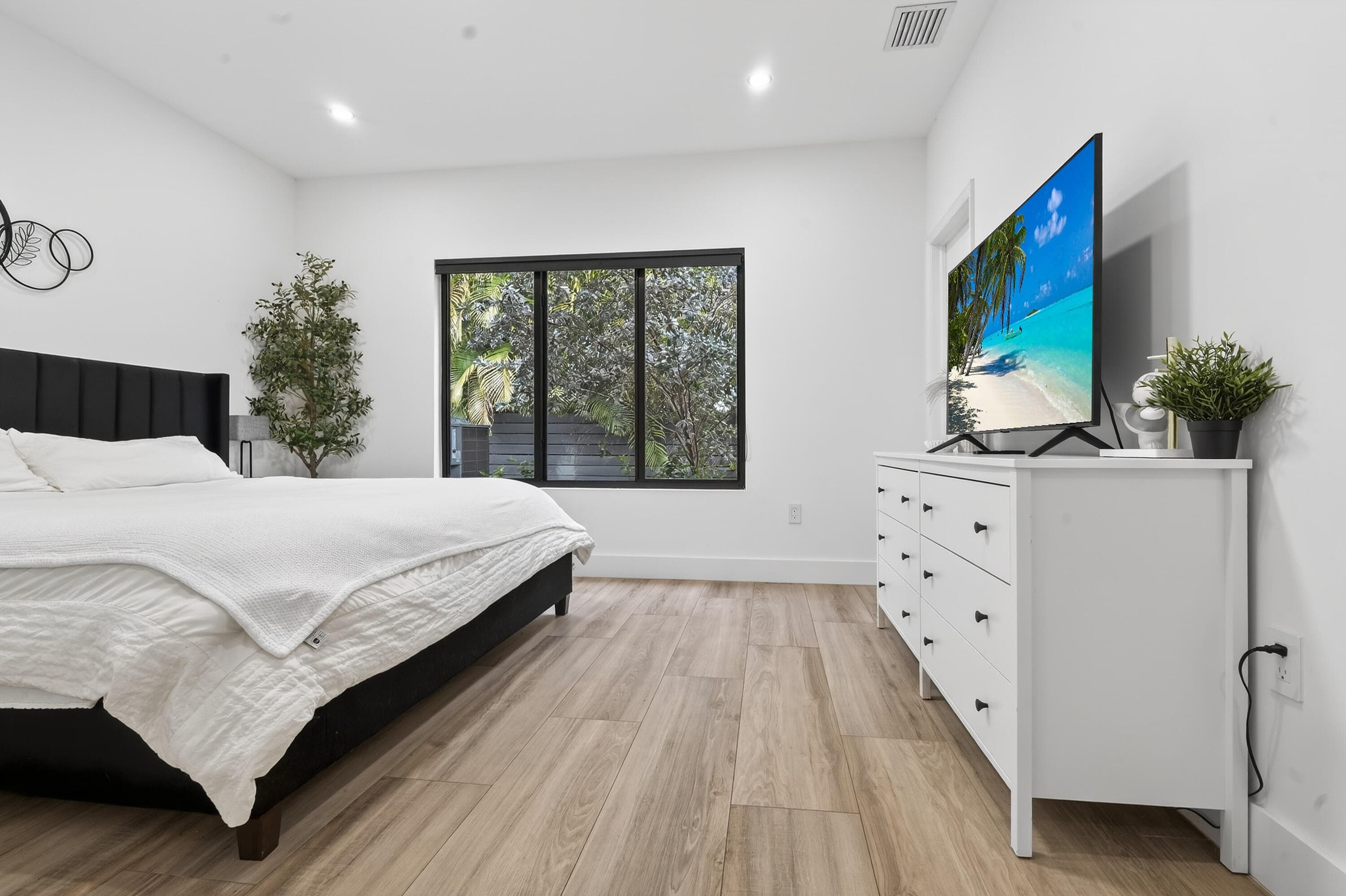 913 NE 15th Street, Fort Lauderdale, FL 33304 — photo 16 of 45