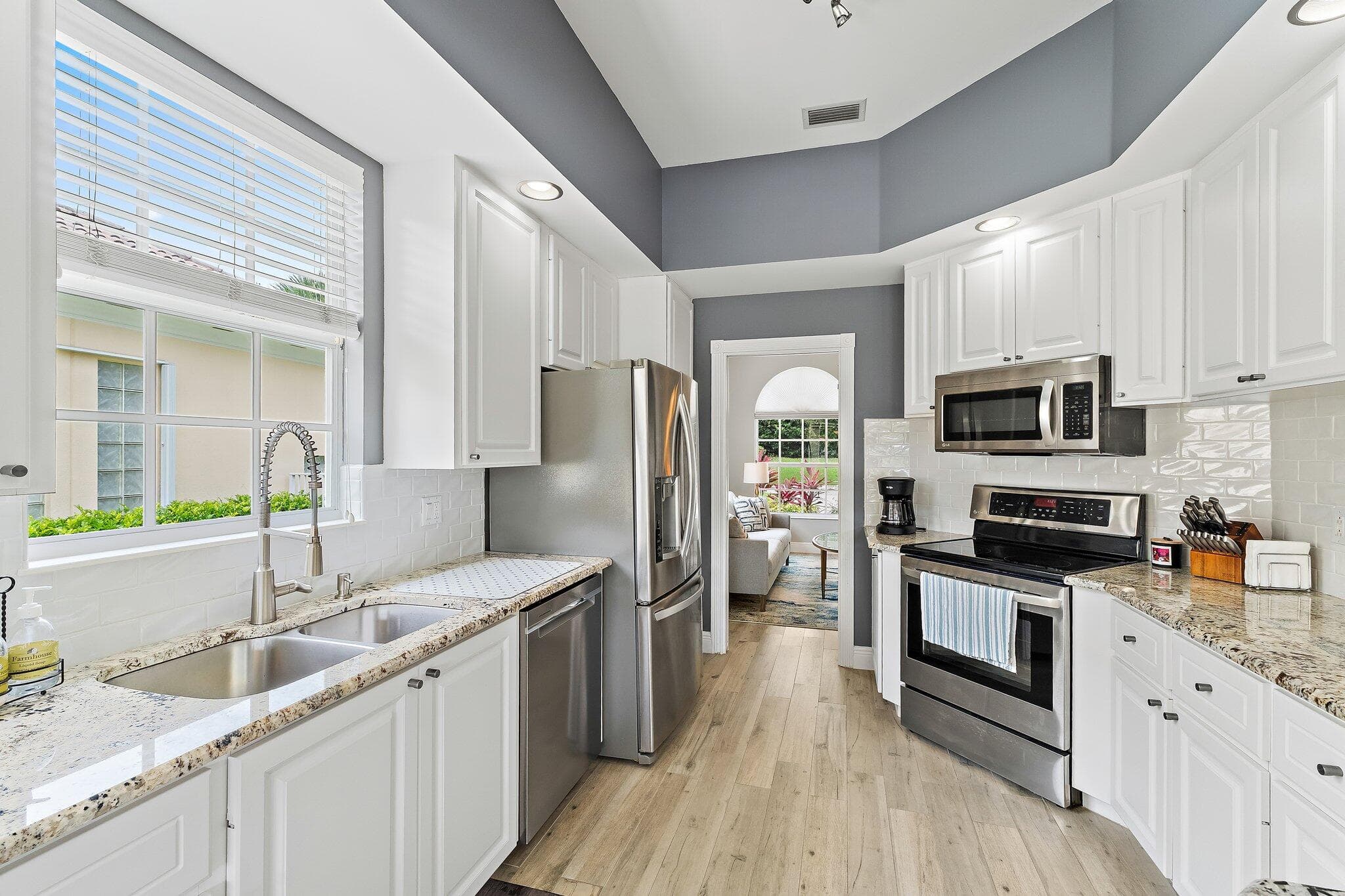 102 Euphrates Circle, Palm Beach Gardens, FL 33410 — photo 18 of 58