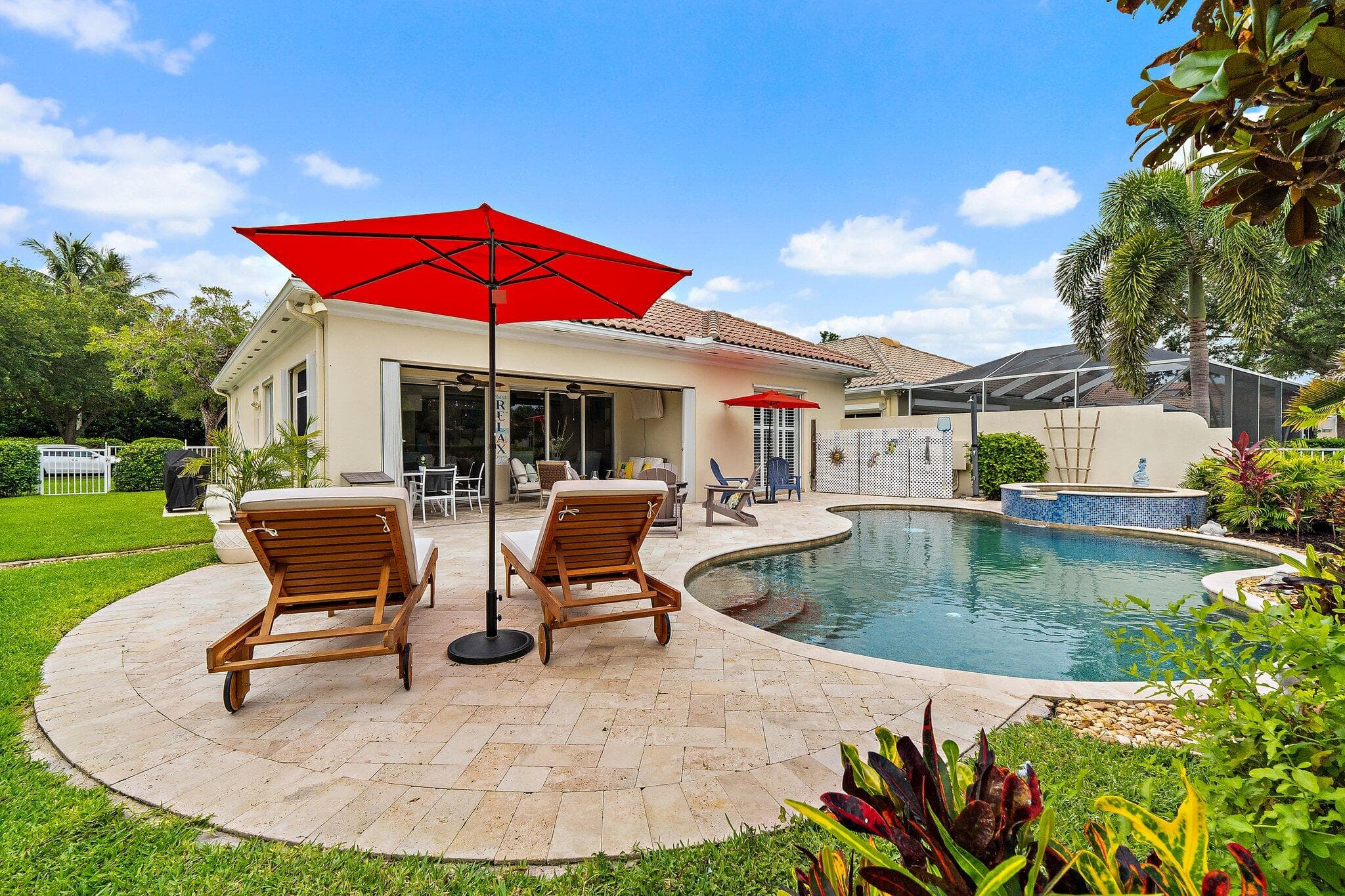 102 Euphrates Circle, Palm Beach Gardens, FL 33410 — photo 2 of 58
