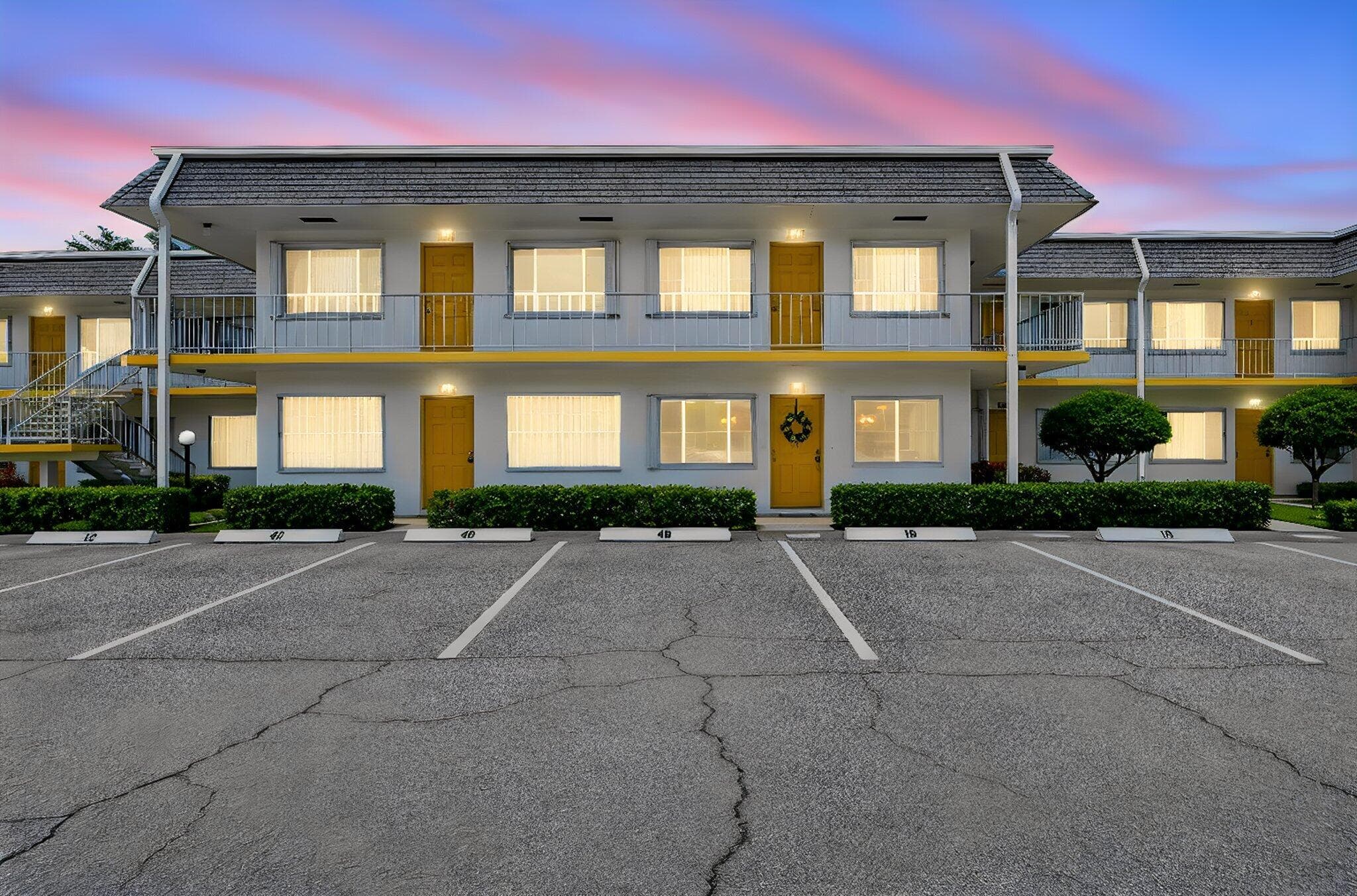 3240 Lake Osborne Drive Apt 104, Lake Worth Beach, FL 33461 — photo 2 of 57