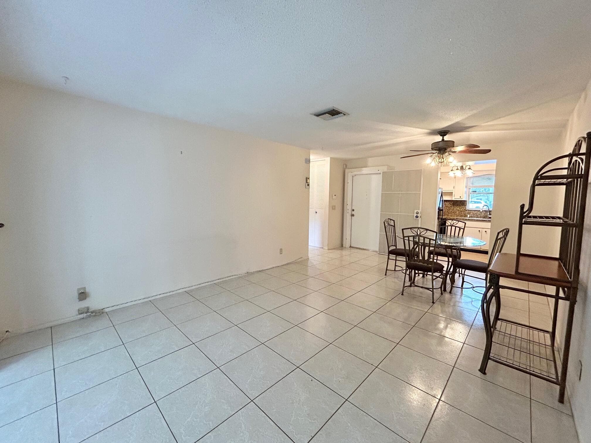 2854 E Ashley Dr Drive E B, West Palm Beach, FL 33415 — photo 4 of 28