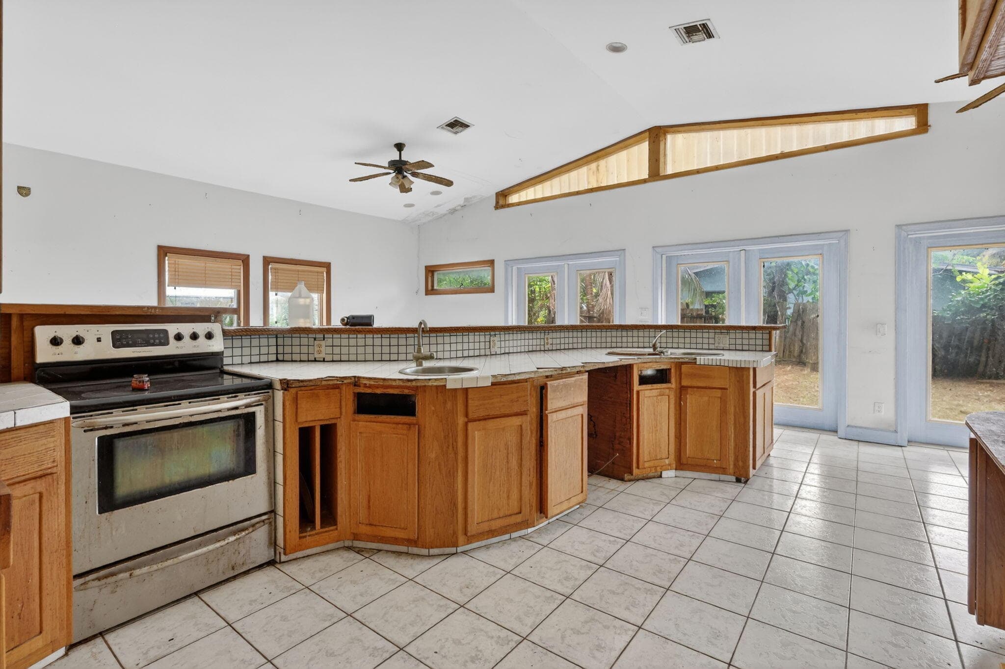 968 NE Kubin Avenue, Jensen Beach, FL 34957 — photo 7 of 31