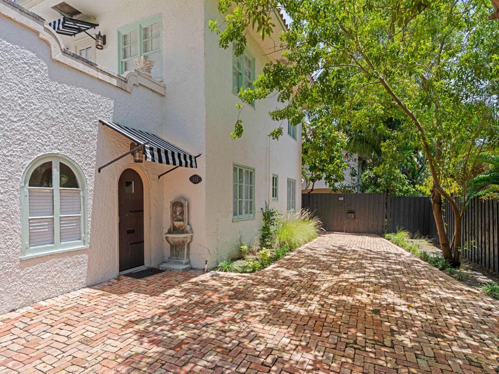 333 Marlborough Road, West Palm Beach, FL 33405 — photo 5 of 42