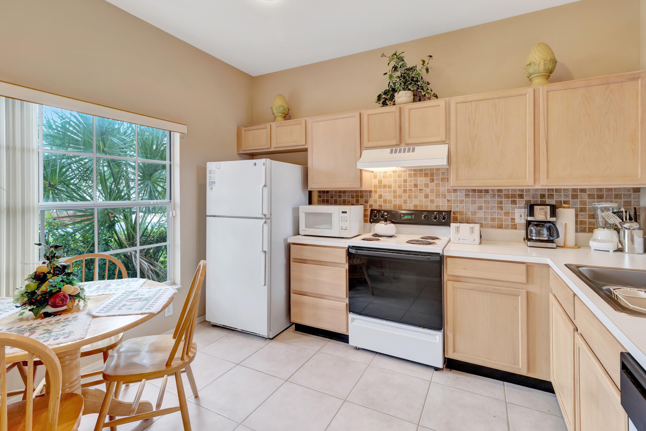 2613 Spring Hill Drive, Kissimmee, FL 34743 — photo 8 of 36