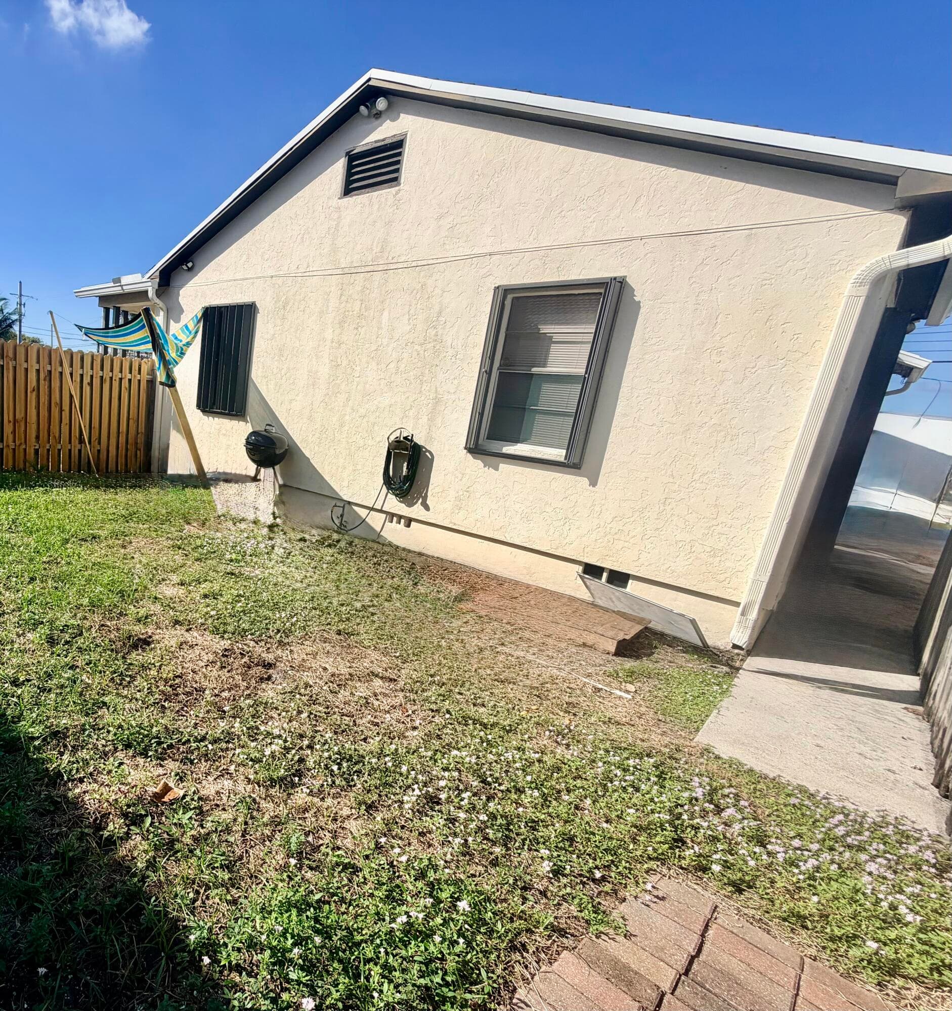 443 Wilder Street 1, West Palm Beach, FL 33405 — photo 11 of 15